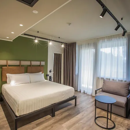 Hotel Mercure Cinecitta 4*