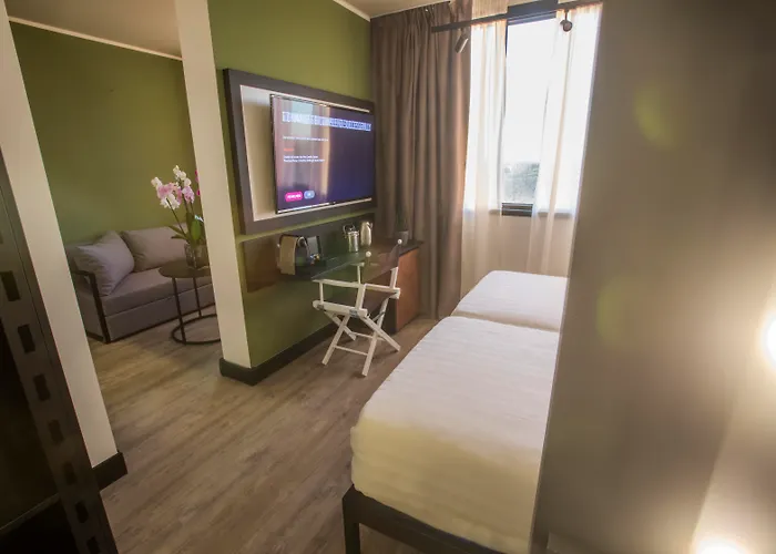 Mercure Cinecittà 4*